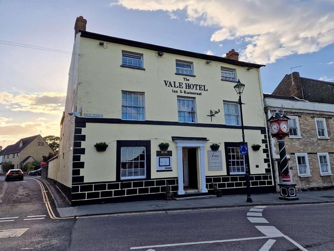 The Vale Hotel Cricklade Exterior foto