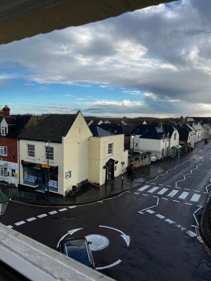 The Vale Hotel Cricklade Exterior foto